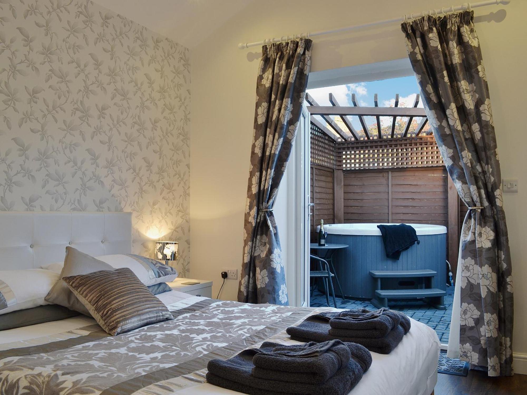 Oswald Lodge Llanon Экстерьер фото